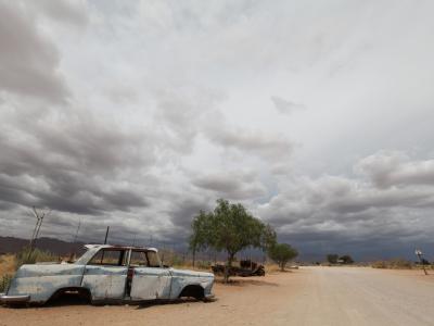 Nördlich des Namib Naukluft Parks befindet sich die Farm Solitaire mit vielen interessanten Autowracks 